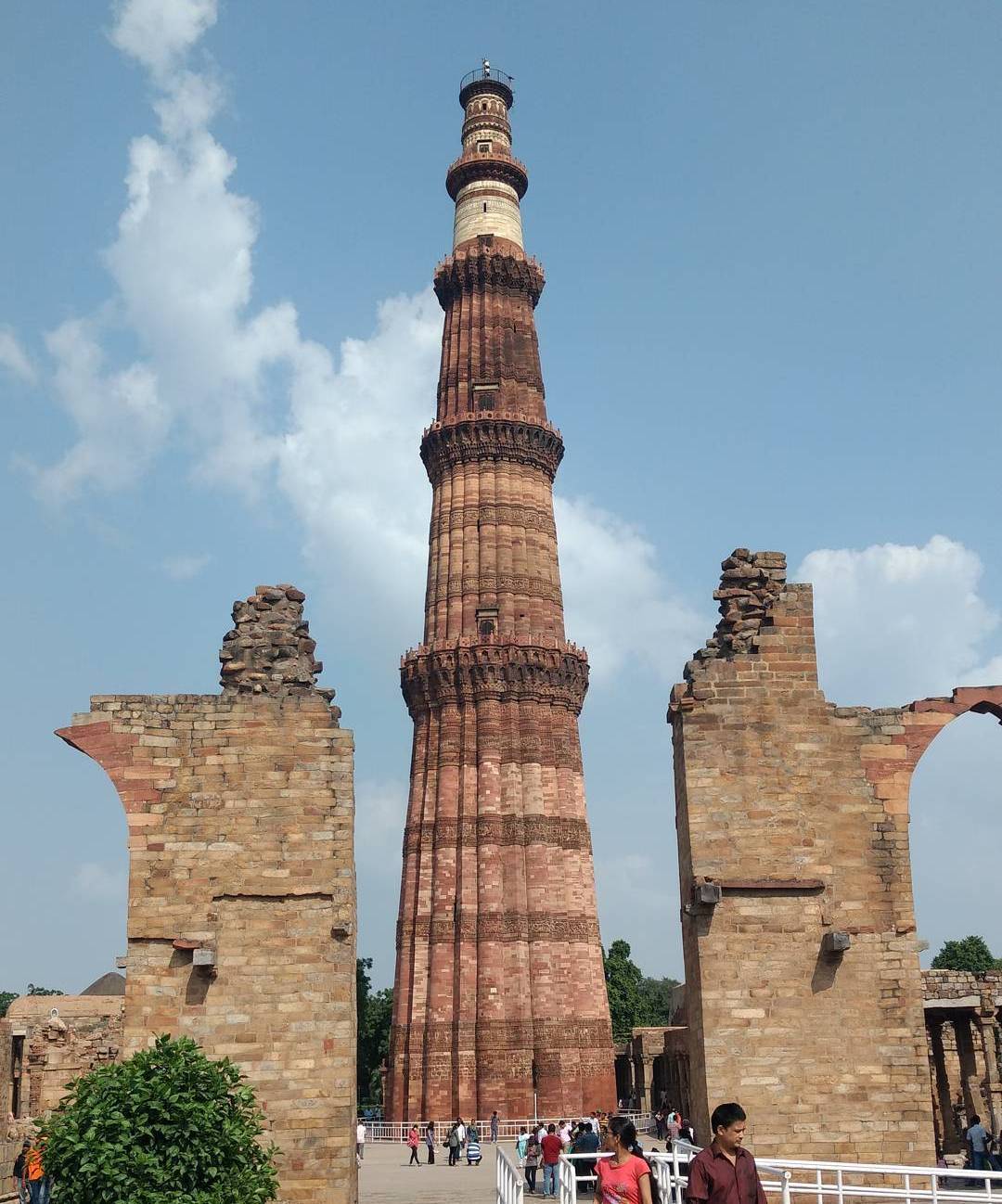 With reference to the given picture, answer the following questions: Medieval India — The Delhi Sultanate, DN Kundra History and Civics Goyal Brothers Solutions ICSE Class 9.