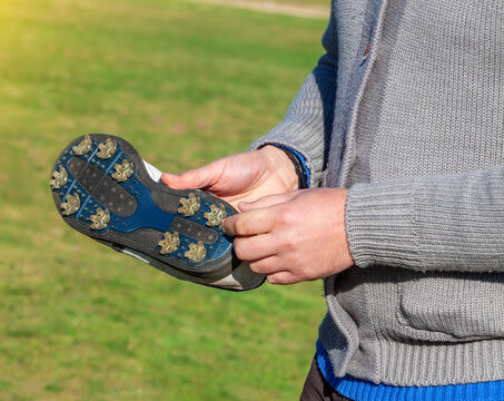 Observe the given image and answer the following questions. Force, Viva Physics Solutions ICSE Class 6.